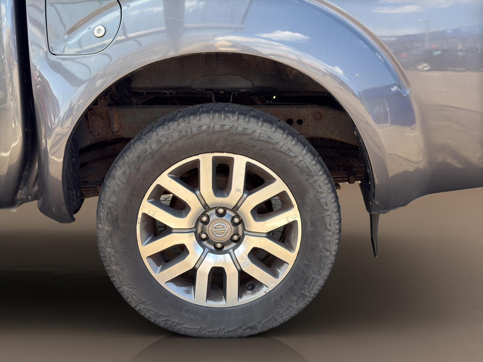 NISSAN NAVARA 3.0 V6 DCI 231 CH DOUBLE CAB 4X4 BVA – CUIR TOIT OUVRANT GPS ATTELAGE