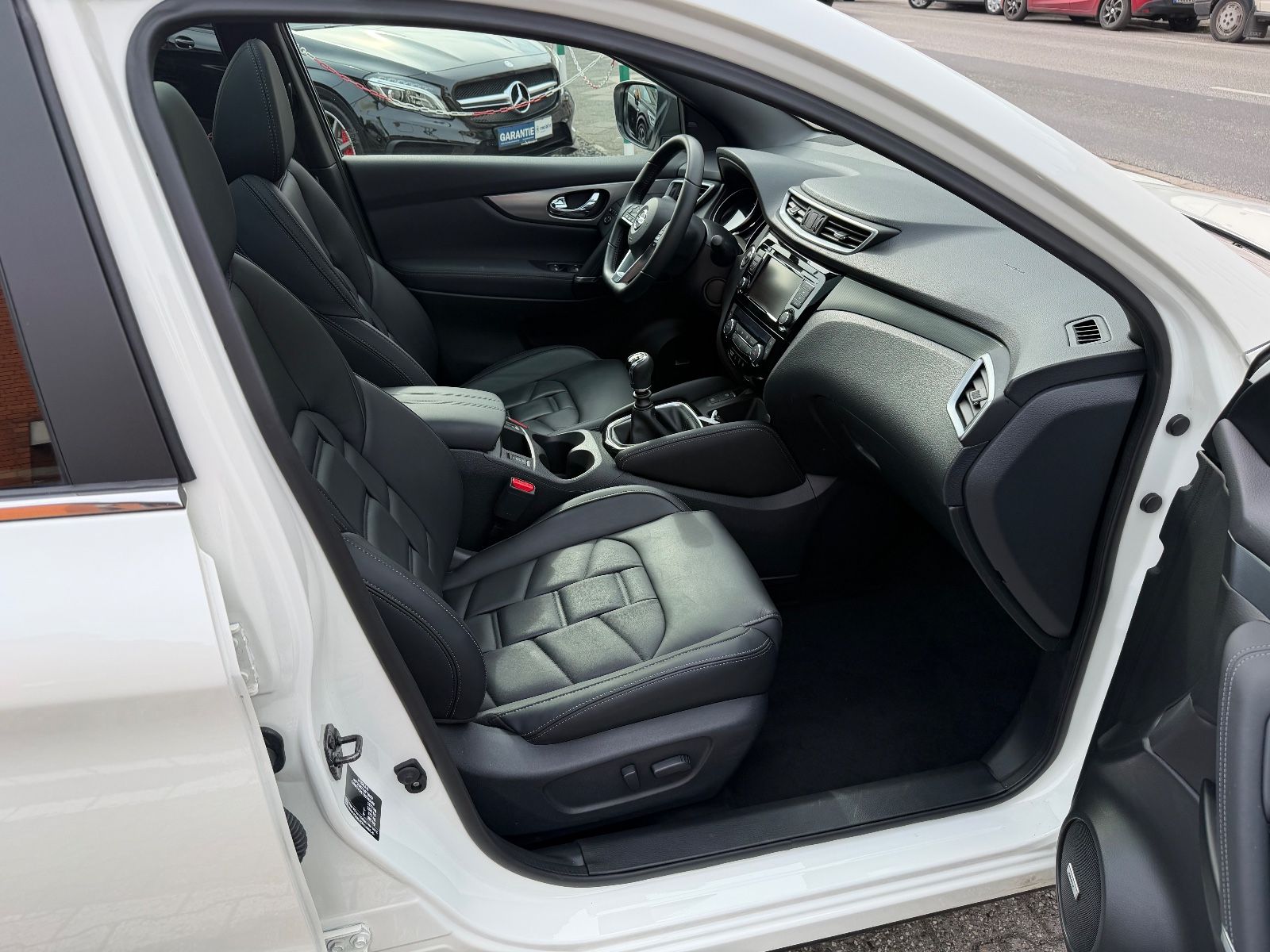Fahrzeugabbildung Nissan Qashqai Tekna+ VOLLAUSSTATTUNG 19 ZOLL BOSE