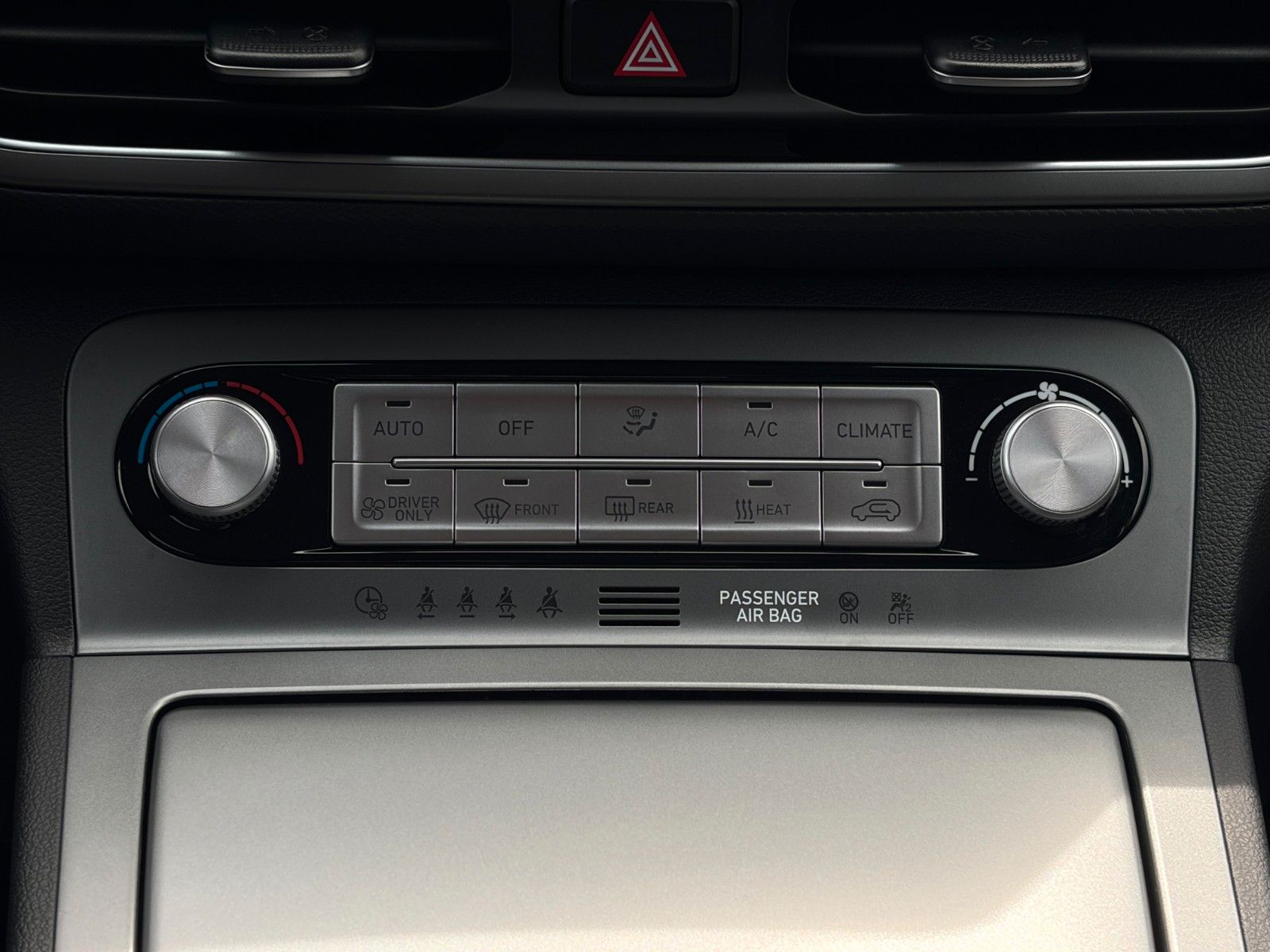 Fahrzeugabbildung Hyundai KONA E Trend ACC PDC CAM SHZ LHZ Navi CarPlay