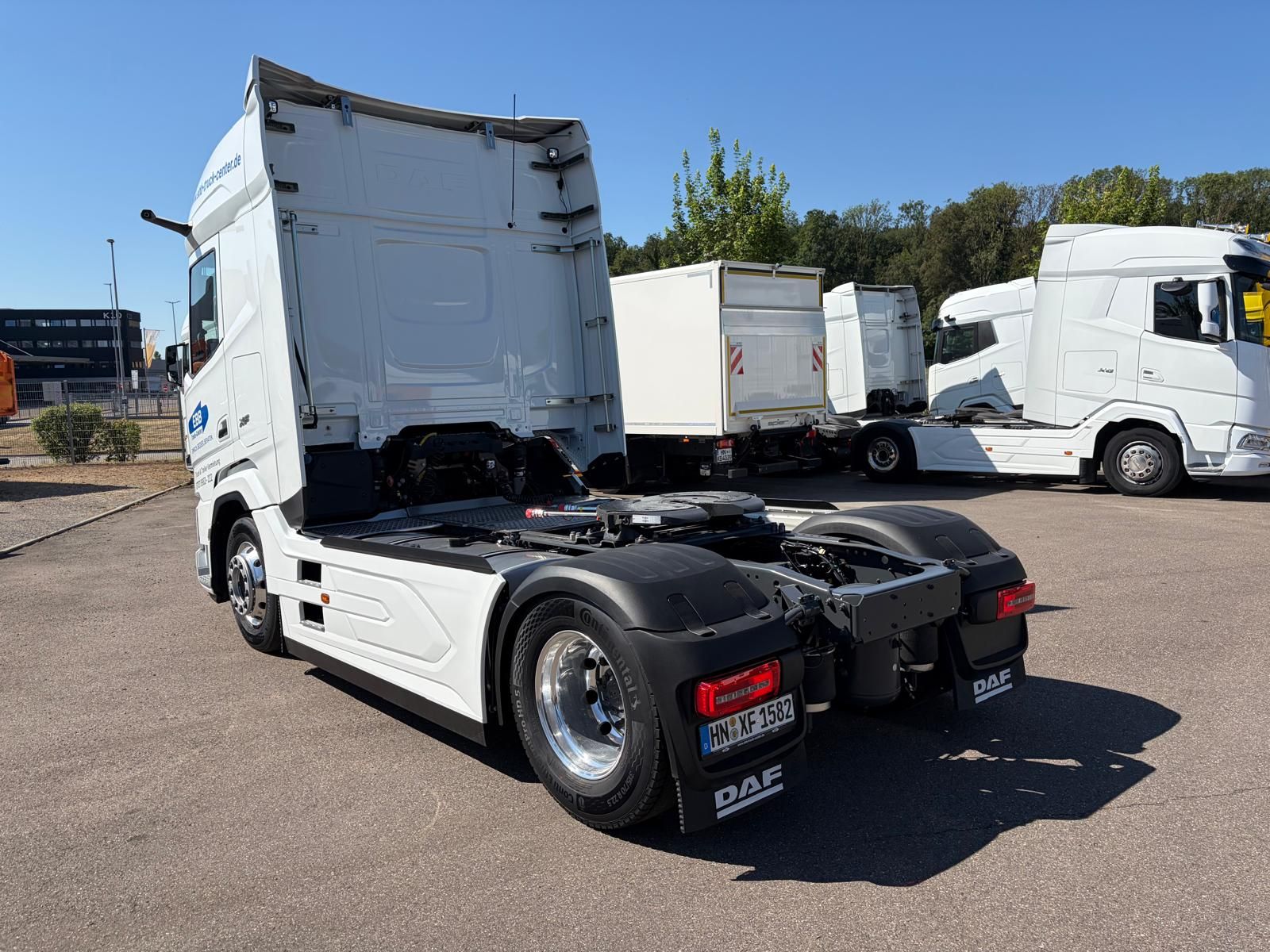 Fahrzeugabbildung DAF XF480 FT ADR Klasse 3 inkl. Kipp-u. Schubbodenh.