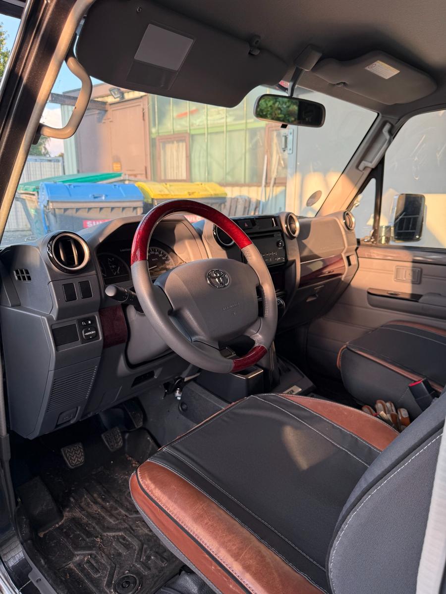 Toyota Land Cruiser GRJ71