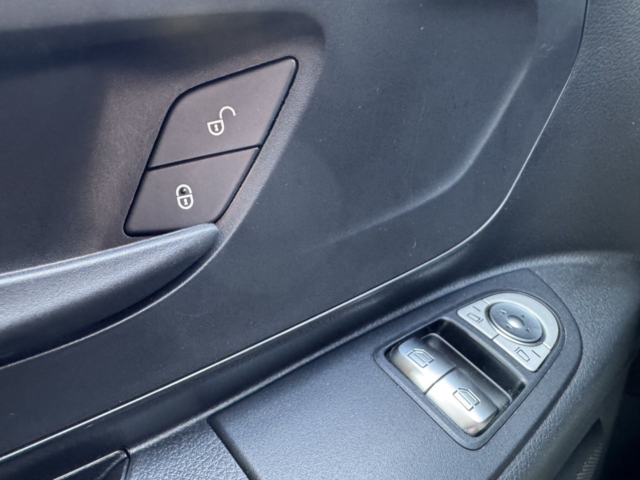 Fahrzeugabbildung Mercedes-Benz Vito 116CDI Tourer Pro 4x4 lang Klima*2Schiebet.