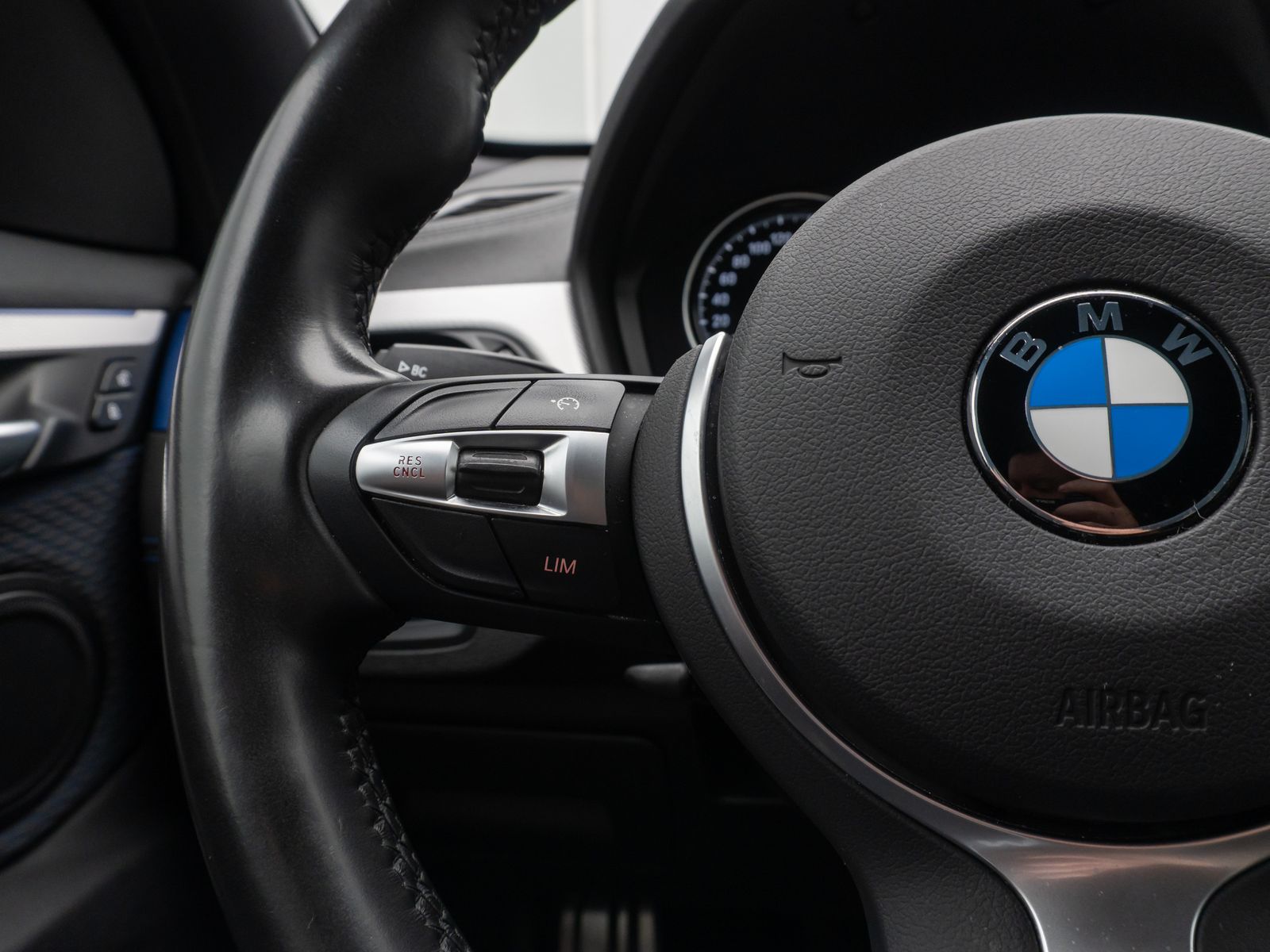Fahrzeugabbildung BMW X1 sD18d M Sport HUD Memory LED ParkAss Komfort