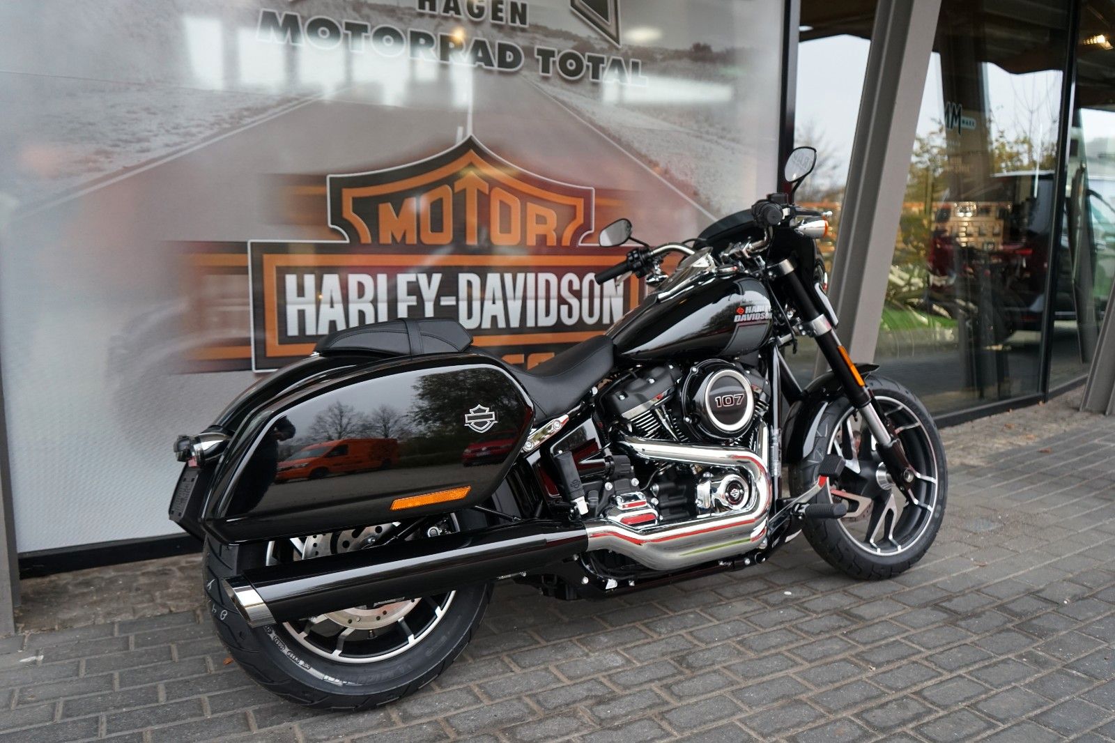 Fahrzeugabbildung Harley-Davidson Softail Sport Glide 107 Sofort Verfügbar 2024