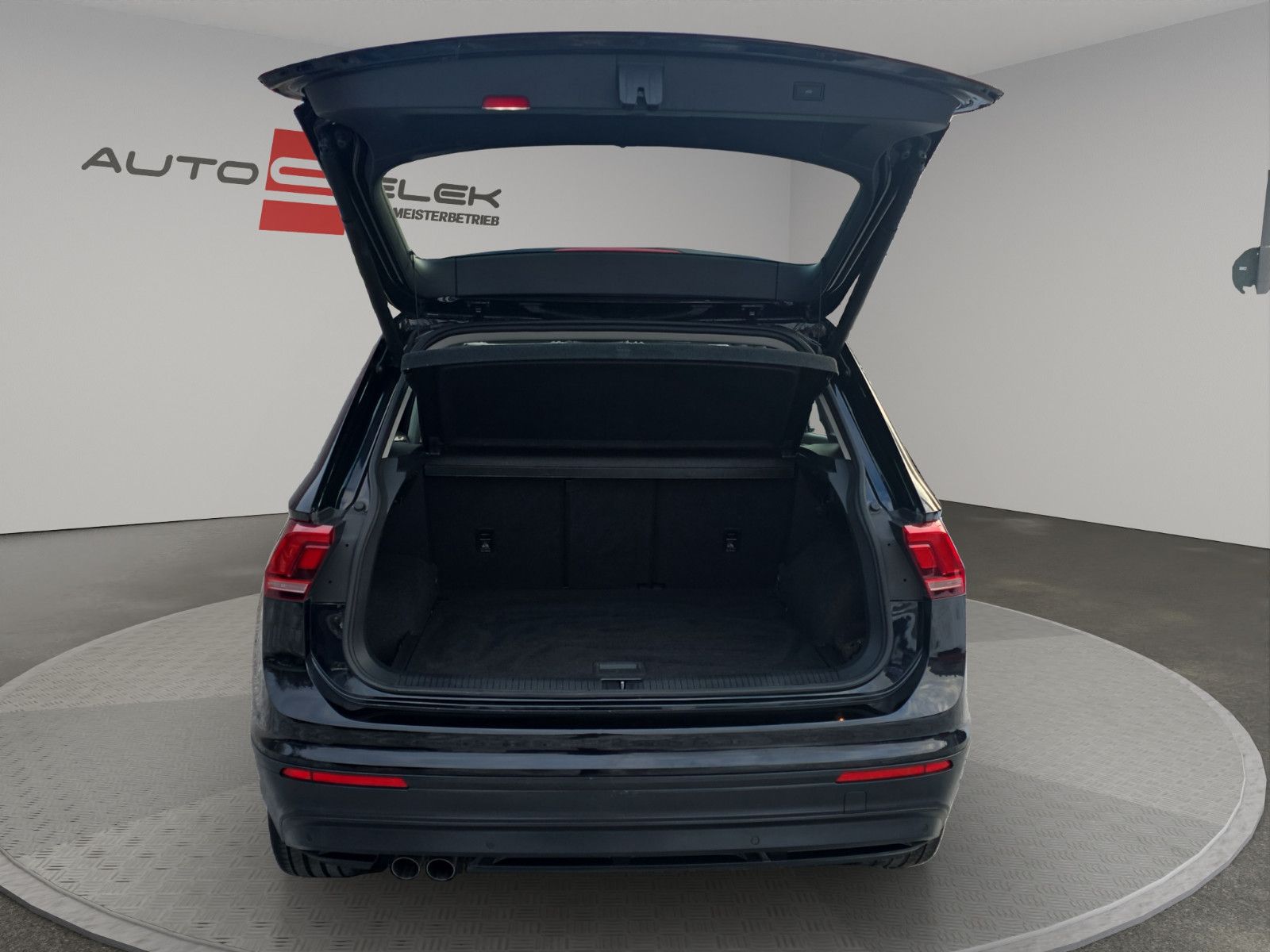 Fahrzeugabbildung Volkswagen Tiguan BMT/Start-Stopp 4Motion Allradantrieb