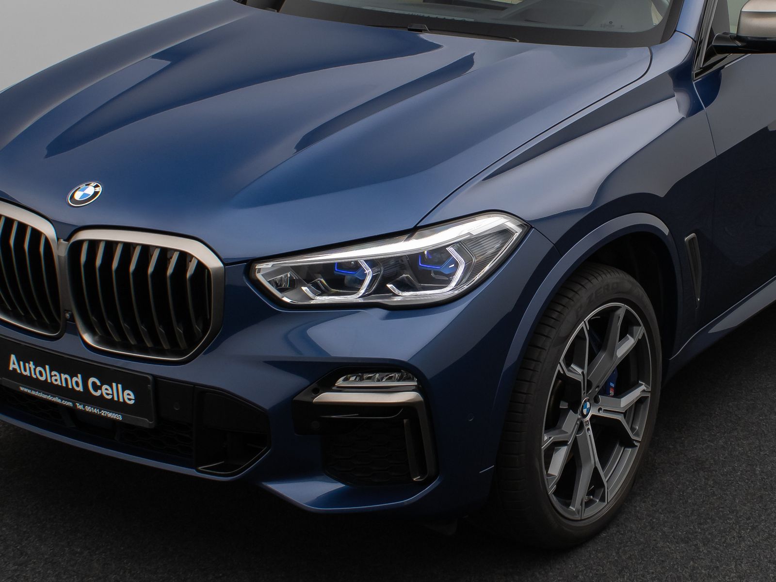 Fahrzeugabbildung BMW X5 M50d Panoram Laser 360°HUD DAB H/K AHK DisplK
