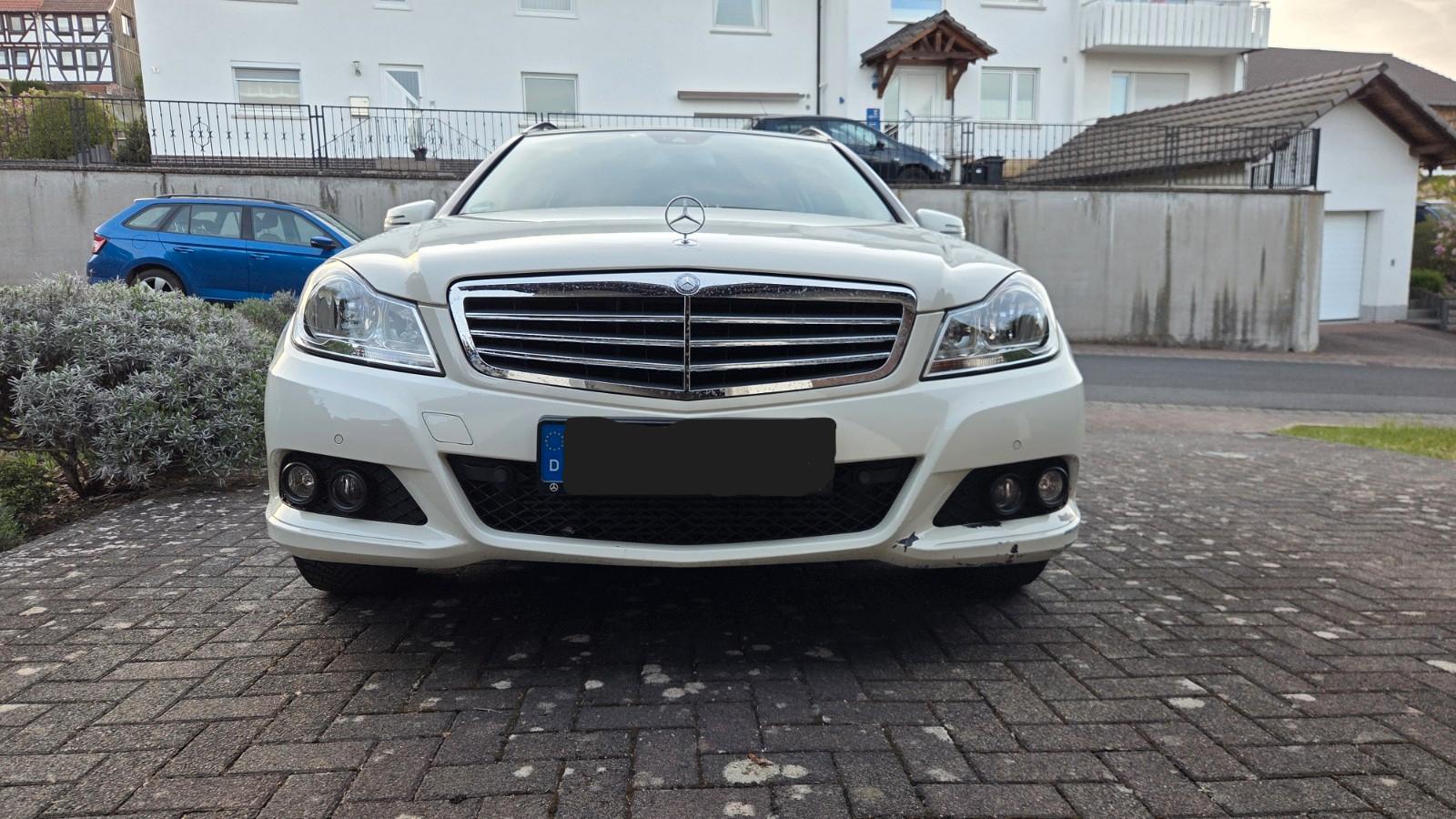 Mercedes-Benz C200 2011 — photo 12