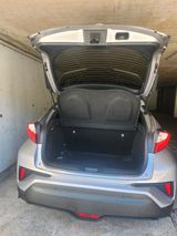 Toyota C-HR 1.8-l-VVTi Hybrid  - Toyota C-HR in Stuttgart