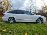 Skoda Superb 3.6 V6 DSG 4x4 Elegance Combi Elegance - Skoda Superb aus 2010: Combi