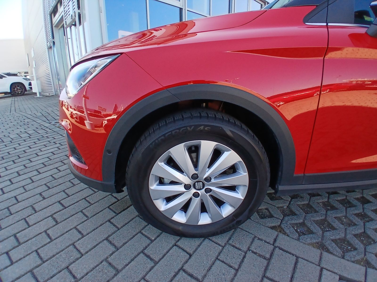 Fahrzeugabbildung SEAT Arona TSI Xcellence DSG LED AHK Navi ACC RFK SH