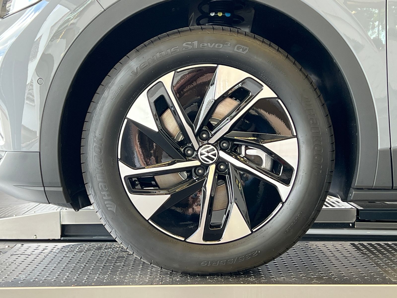 Fahrzeugabbildung Volkswagen ID.4  Pro 210 kW (286 PS) 77 kWh *AHK, Navi*