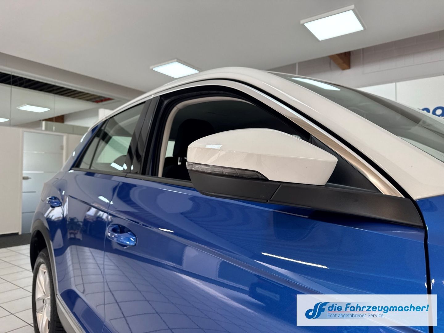 Fahrzeugabbildung Volkswagen T-Roc Style Mehrzonenklima Ambientebeleuchtung S