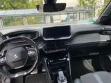 Peugeot 208 PureTech 100 EAT8 Allure GT Line - Peugeot 208 von privat