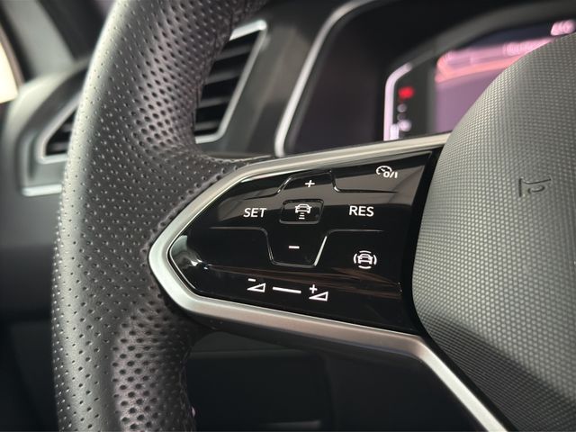 Volkswagen Tiguan R-Line 2.0 TDI DSG*DIGITAL*LED*NAVI*ACC