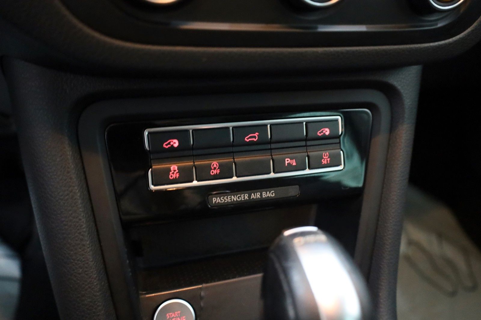 Fahrzeugabbildung Volkswagen Sharan Comfortline 7 Si,Navi,Xenon,SH,PDC,AHK el