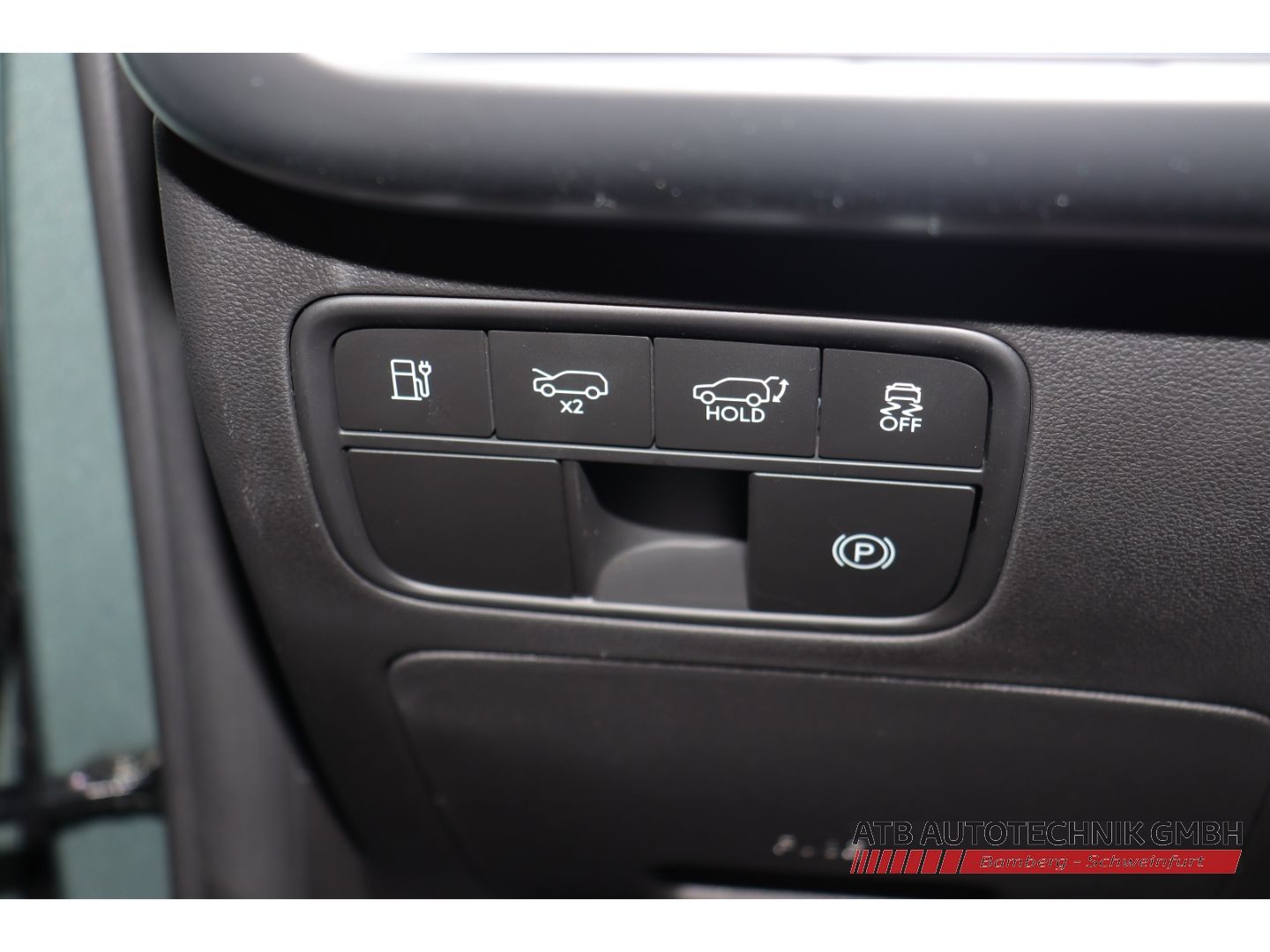 Fahrzeugabbildung Hyundai IONIQ 9 7-Sitzer MY26 110 kWh 307 PS 4WD UNIQ