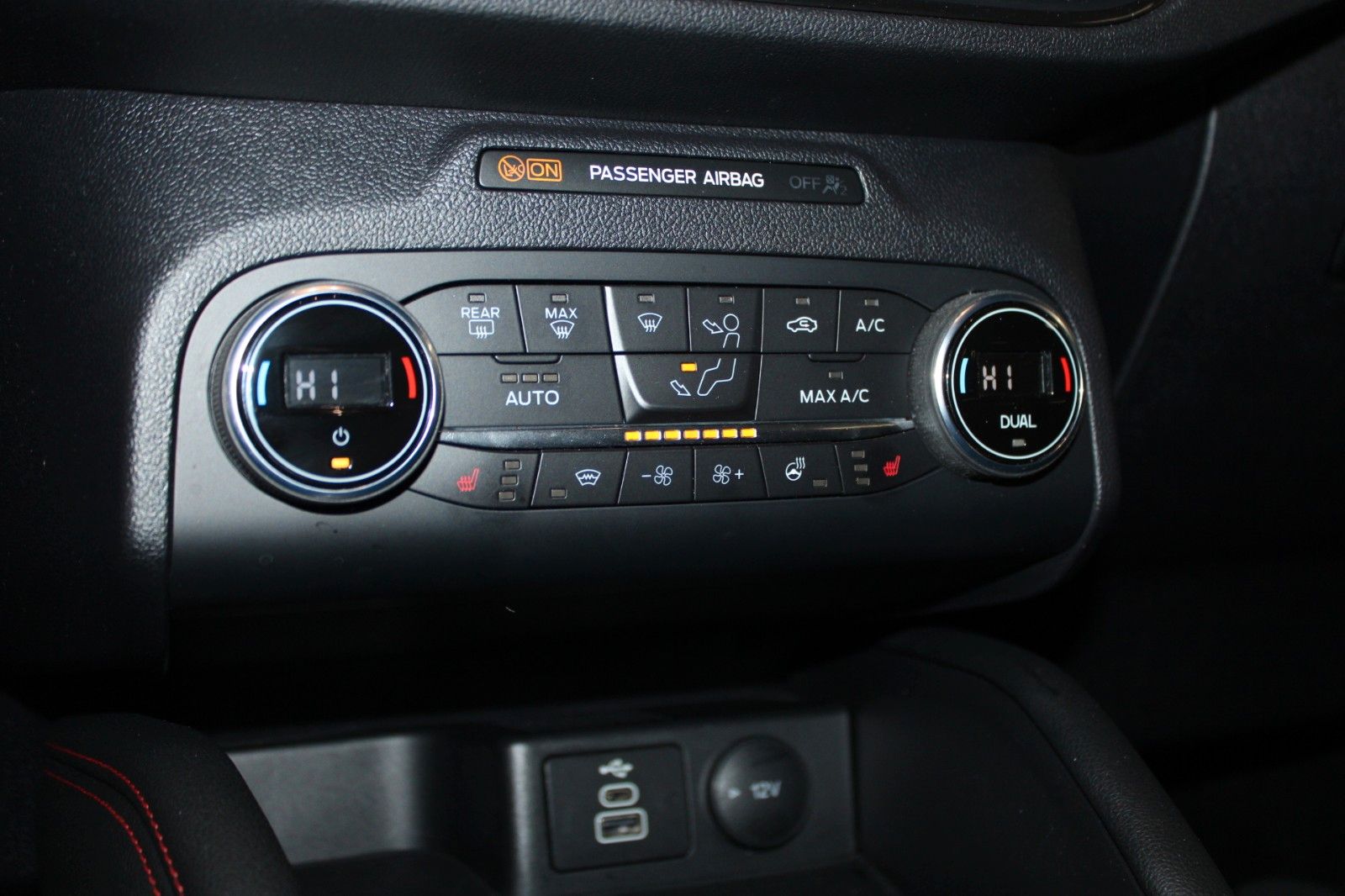 Fahrzeugabbildung Ford Kuga 2.5 PHEV ST-Line Aut. NAVI CAM WinterPaket
