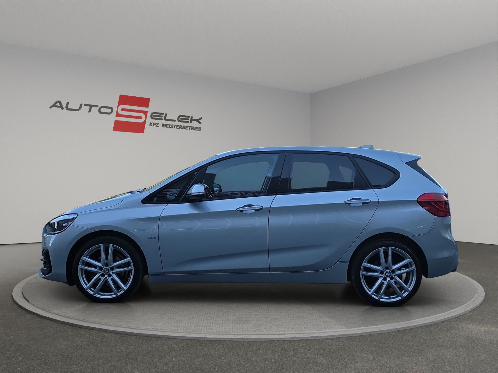 Fahrzeugabbildung BMW 2 Active Tourer 218 d Sport Line Sport-Automatik