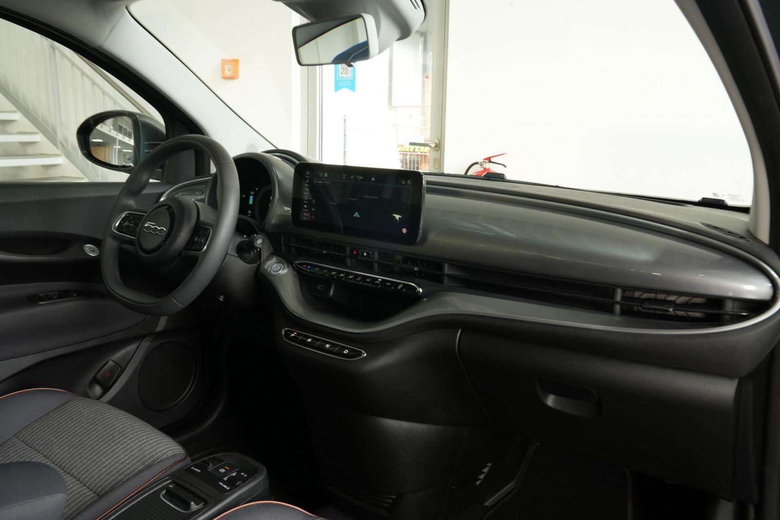 Fiat 500 e 3+1 Icon *AUT*SHZ*KAMERA*CARPLAY*