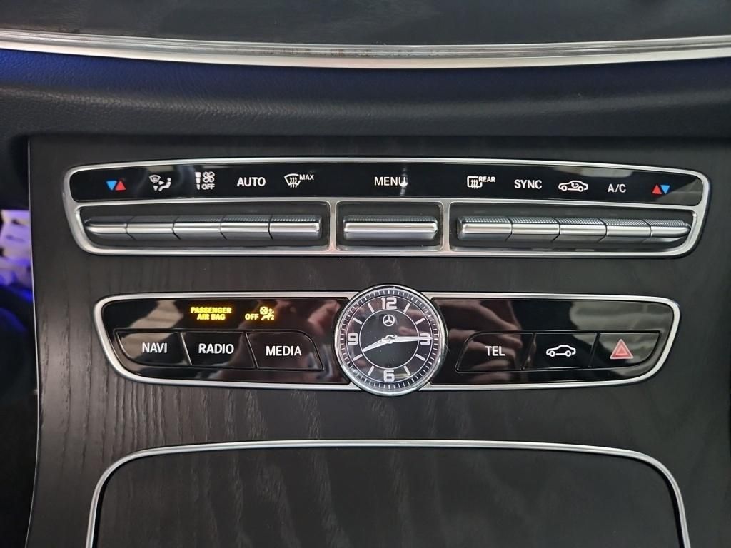 Fahrzeugabbildung Mercedes-Benz E 450 4M AMG Pano ACC Comand LED 360°