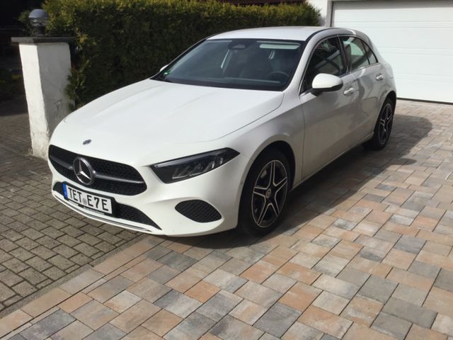 MERCEDES-BENZ A 250e AMG Sitze Räder Distr Leder Garantie 
