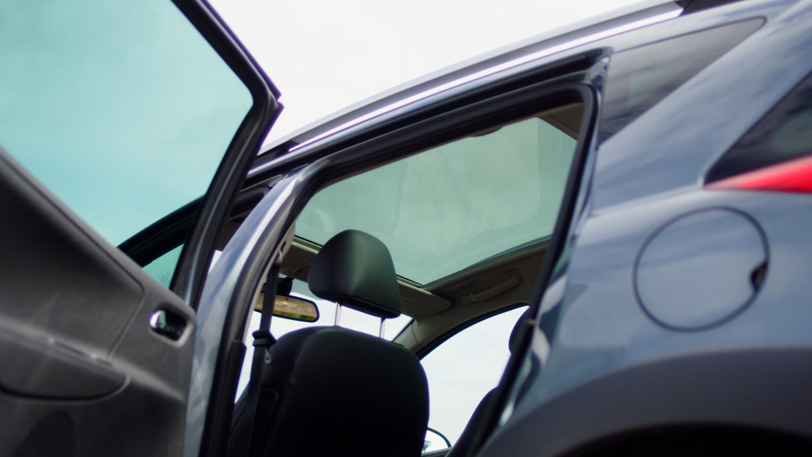 Peugeot 207 2011 — photo 11