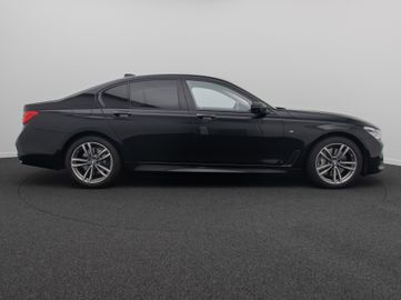 BMW 750 - 5