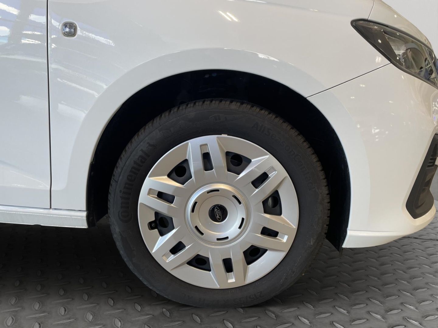 Fahrzeugabbildung Ford Transit Connect Trend L2 Kasten AHK Navi LIM