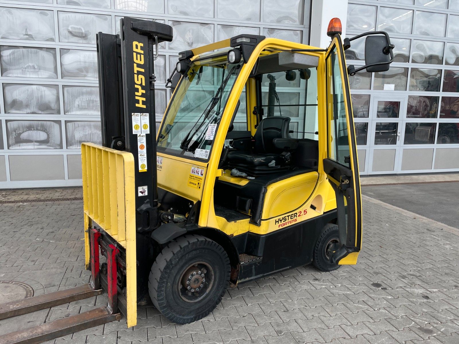 Fahrzeugabbildung Hyster H2.5FT / Duplex 3,3m / nur 1.218h
