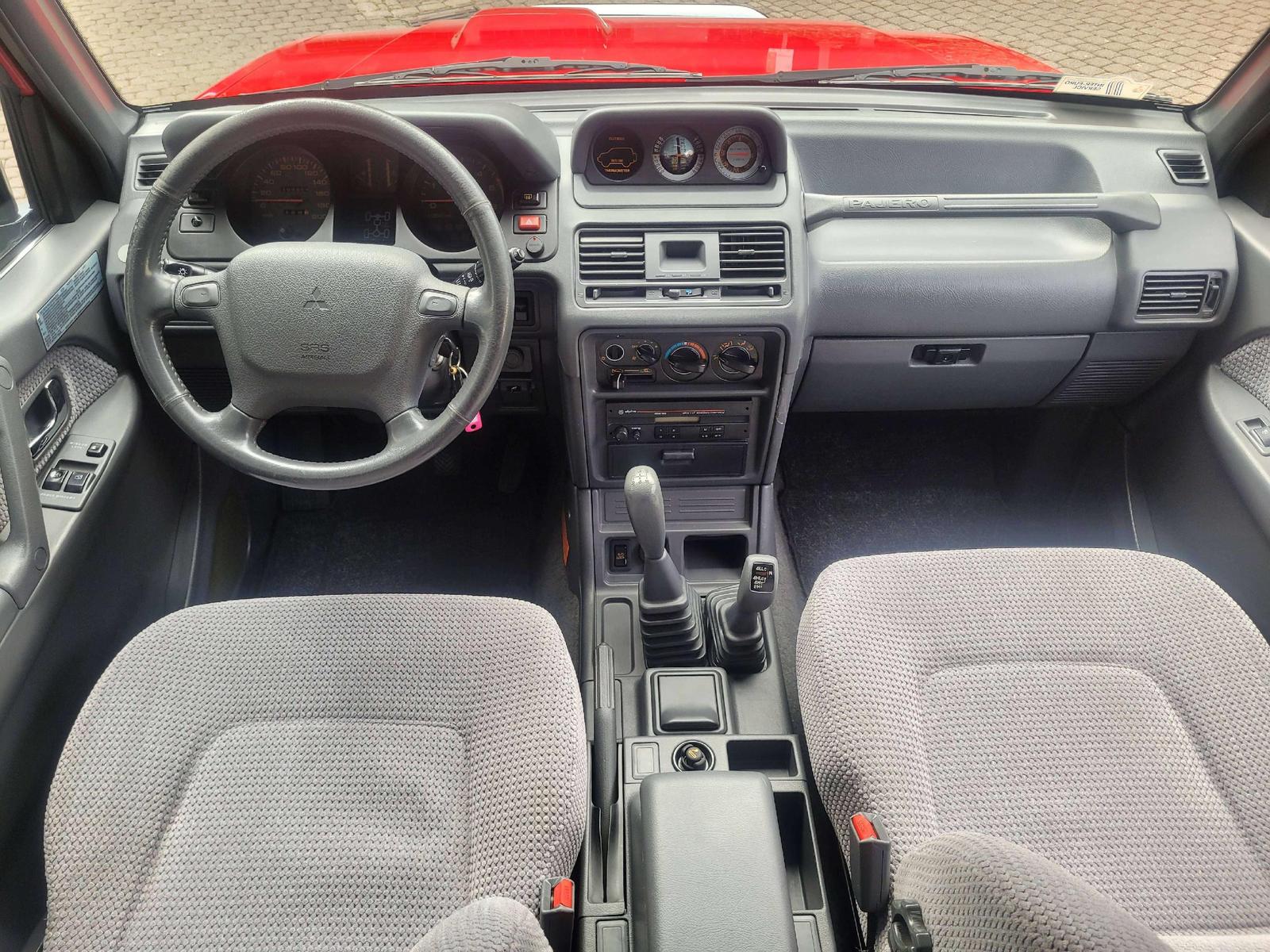 MITSUBISHI PAJERO 2800 TD - 125 ch - 4X4 - BVM - ATTELAGE FIXE