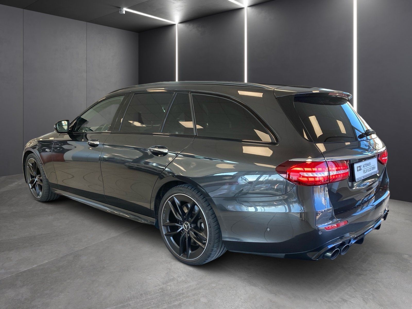 Fahrzeugabbildung Mercedes-Benz E 53 T 4M+ AMG*Distronic*Panorama*AHK*Standheiz*