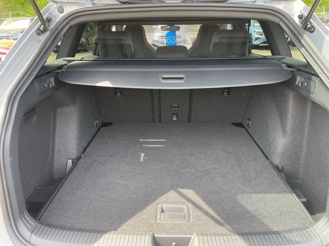 Golf Variant R-Line eTSI DSG Black Style Navi