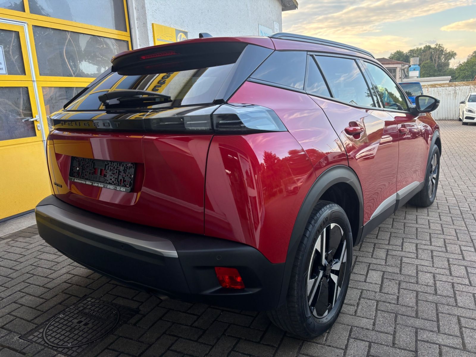 Peugeot 2008 Allure 1. HAND NAVI LED EINPARK TEIL-LEDER imagem 3