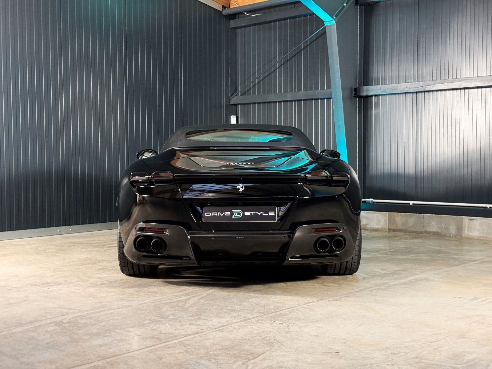 Fahrzeugabbildung Ferrari Roma Spider + Carbon + Daytona + ACC + 360 Grad