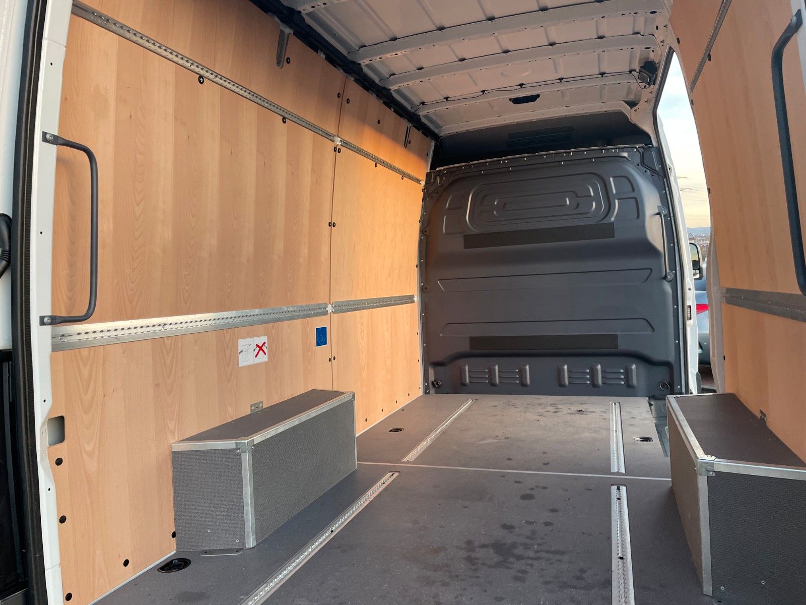 Fahrzeugabbildung Mercedes-Benz Sprinter 317 CDI 3665 9G Klima 360 MBUX