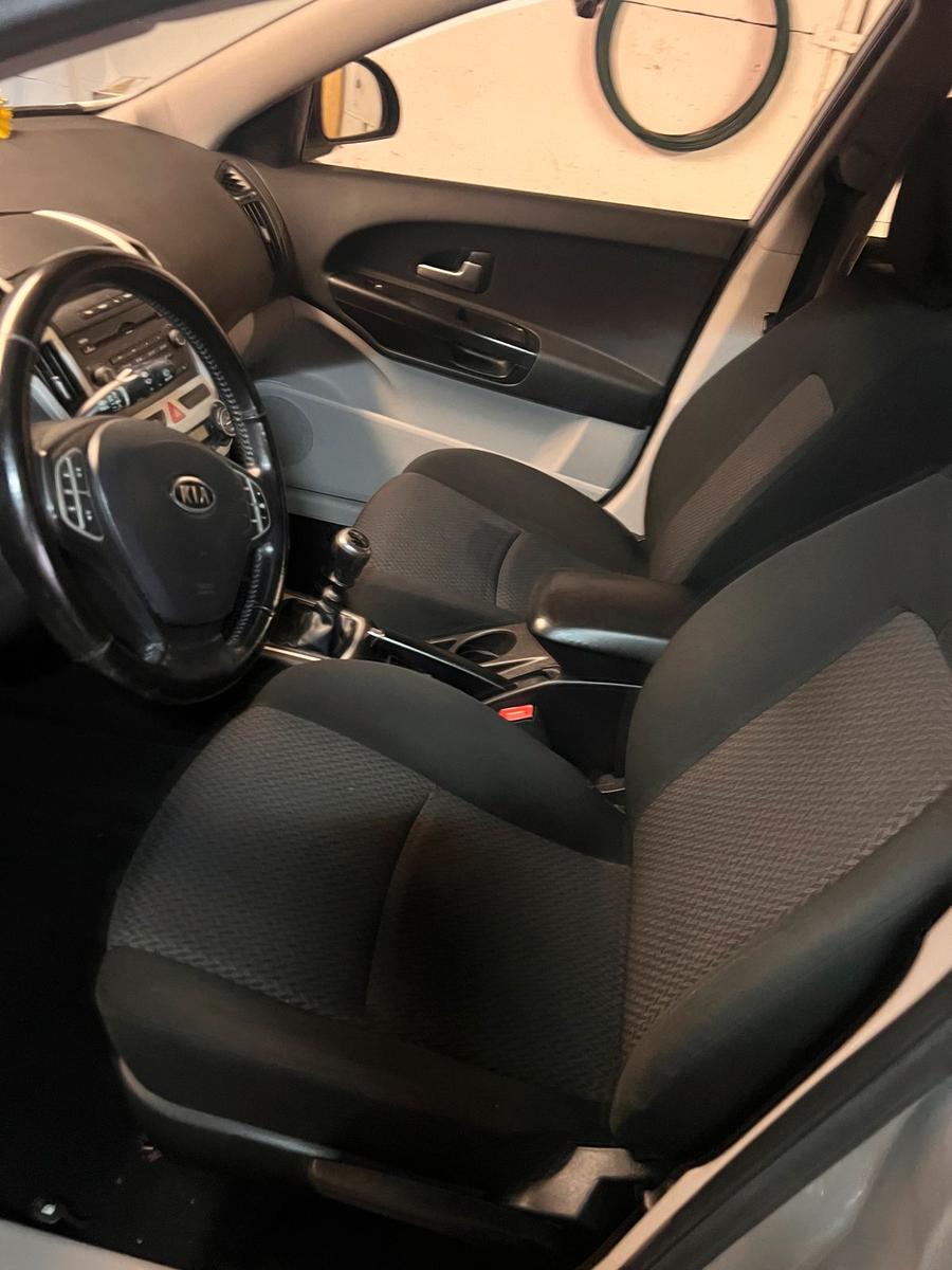 Kia cee'd 2008 — photo 14