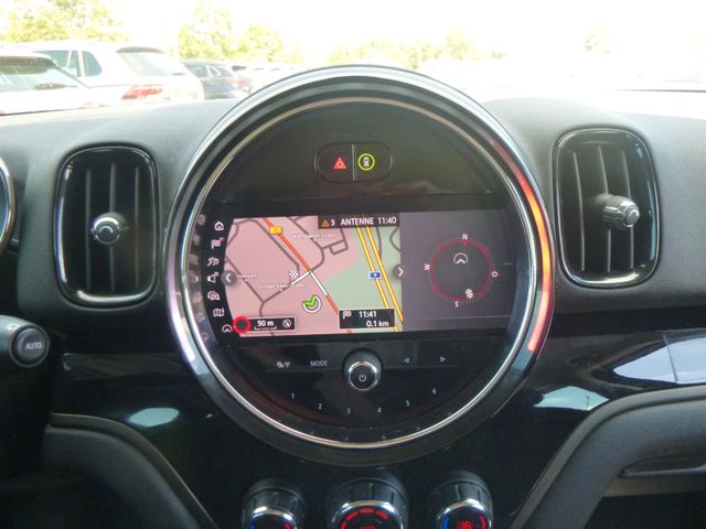 Fahrzeugabbildung MINI COOPER Countryman >AUT/KAM/NAVI/SHZ<