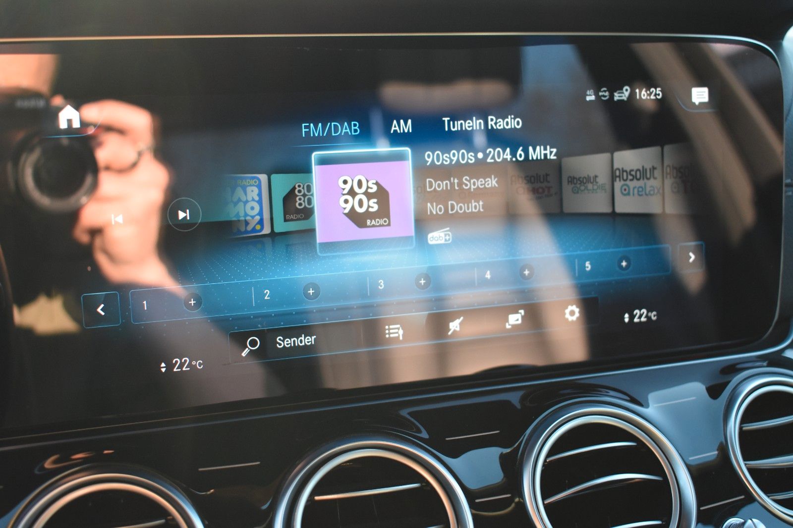 Fahrzeugabbildung Mercedes-Benz E 400d  Lim. 4Matic designo Multibeam AMG Line