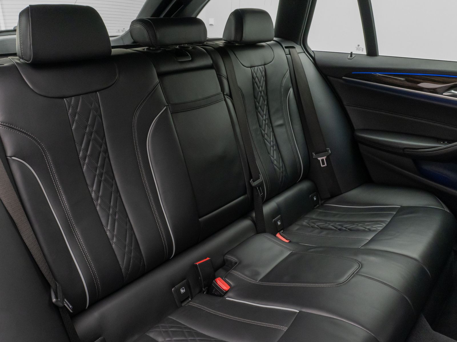 Fahrzeugabbildung BMW 540i xD Luxury Line Kamera HUD HiFi Komfort AHK