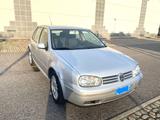 Volkswagen Golf 1.6 16V cat 5 porte Highline - Volkswagen Golf mit Benzin-Antrieb: Beige, Limousine