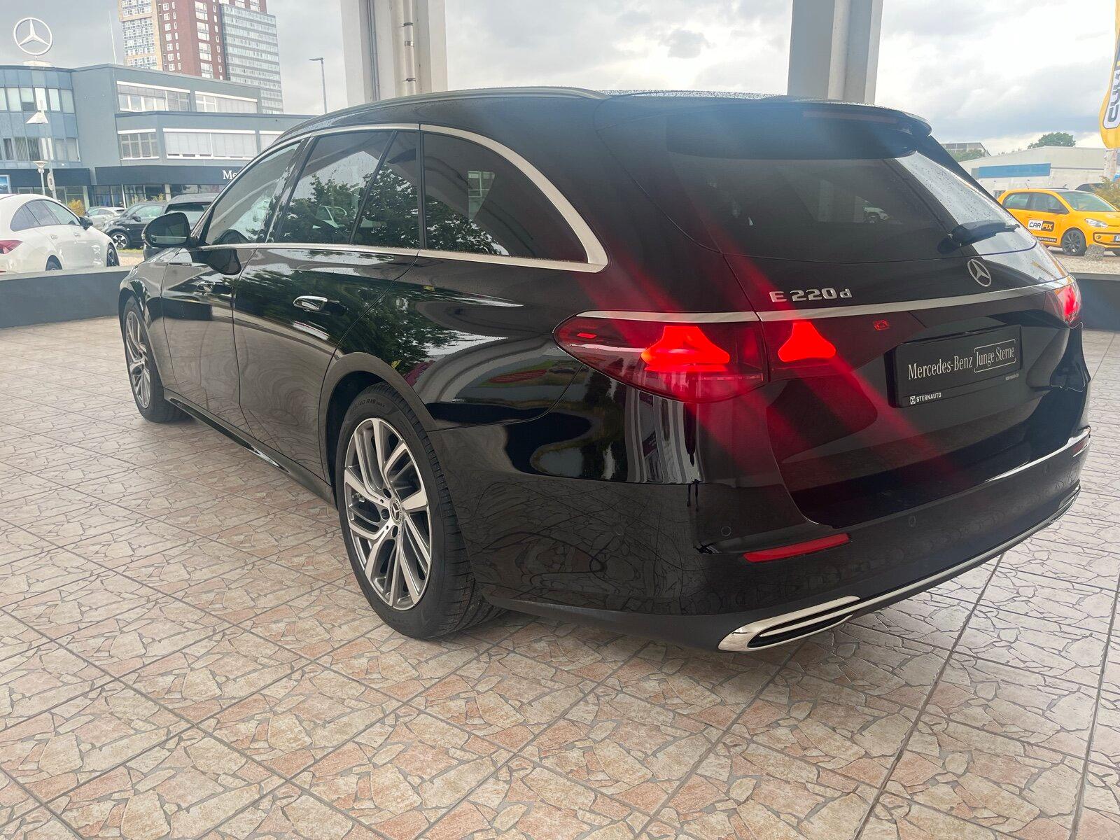 Mercedes-Benz E 220 d T AVANTGARDE/Distronic/Memory/Kamera/AHK