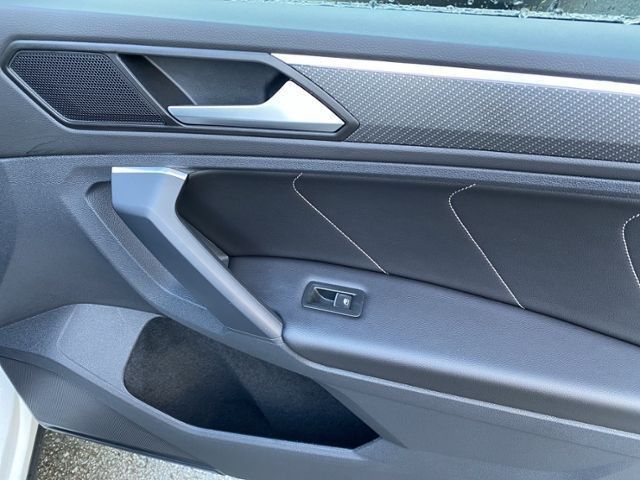 Tiguan R-Line 2.0 TDI DSG AHK*Navi*Kamera