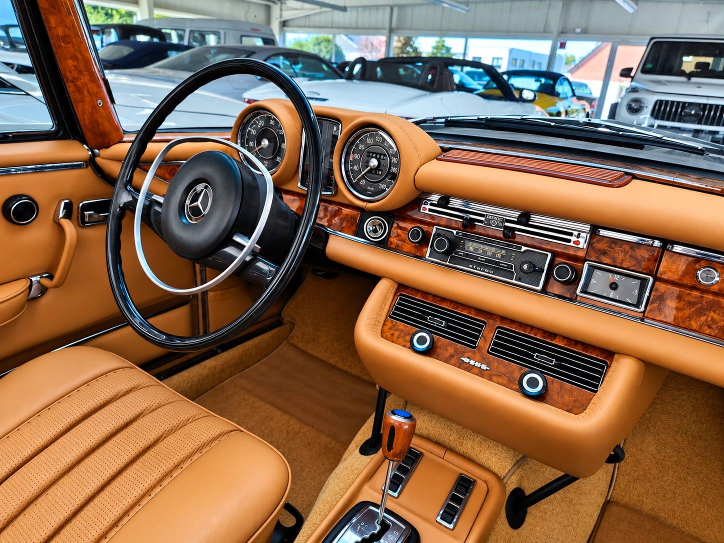 Fahrzeugabbildung Mercedes-Benz 280 SE Werkscabriolet/20 Jahre in Dr. Hand