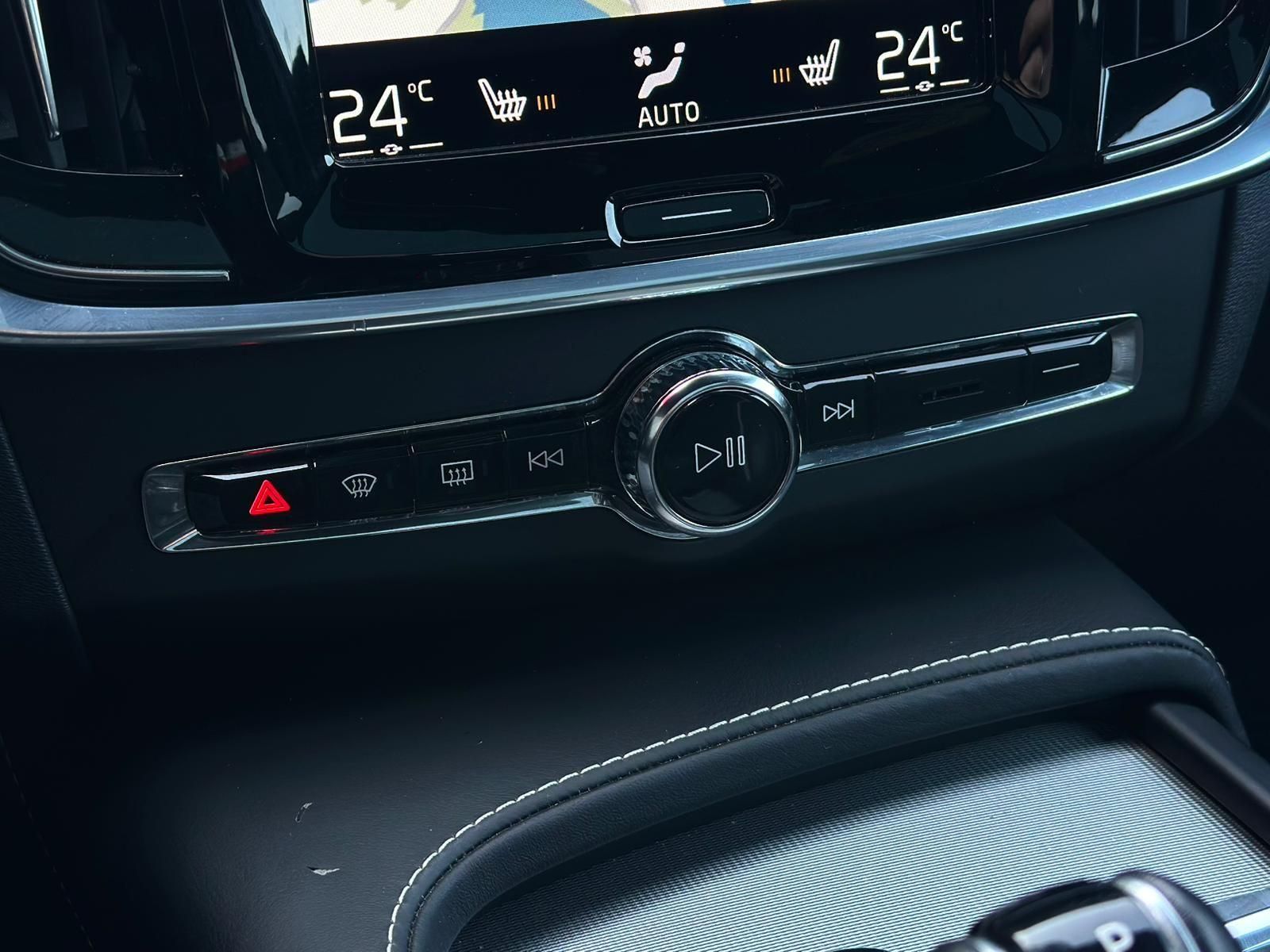 VOLVO V90 D4 R DESIGN* LED#SHZ#FH#PANO#ACC#NAV#KEYLESS - Image 14