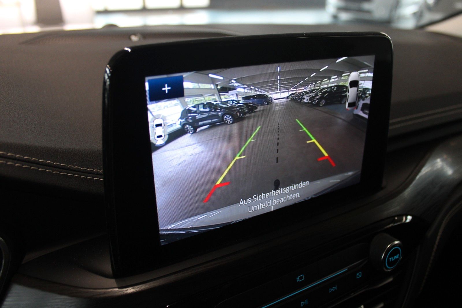Fahrzeugabbildung Ford Kuga Vignale Aut. AWD LED AHK HUD 2xCAM B&O uvm.