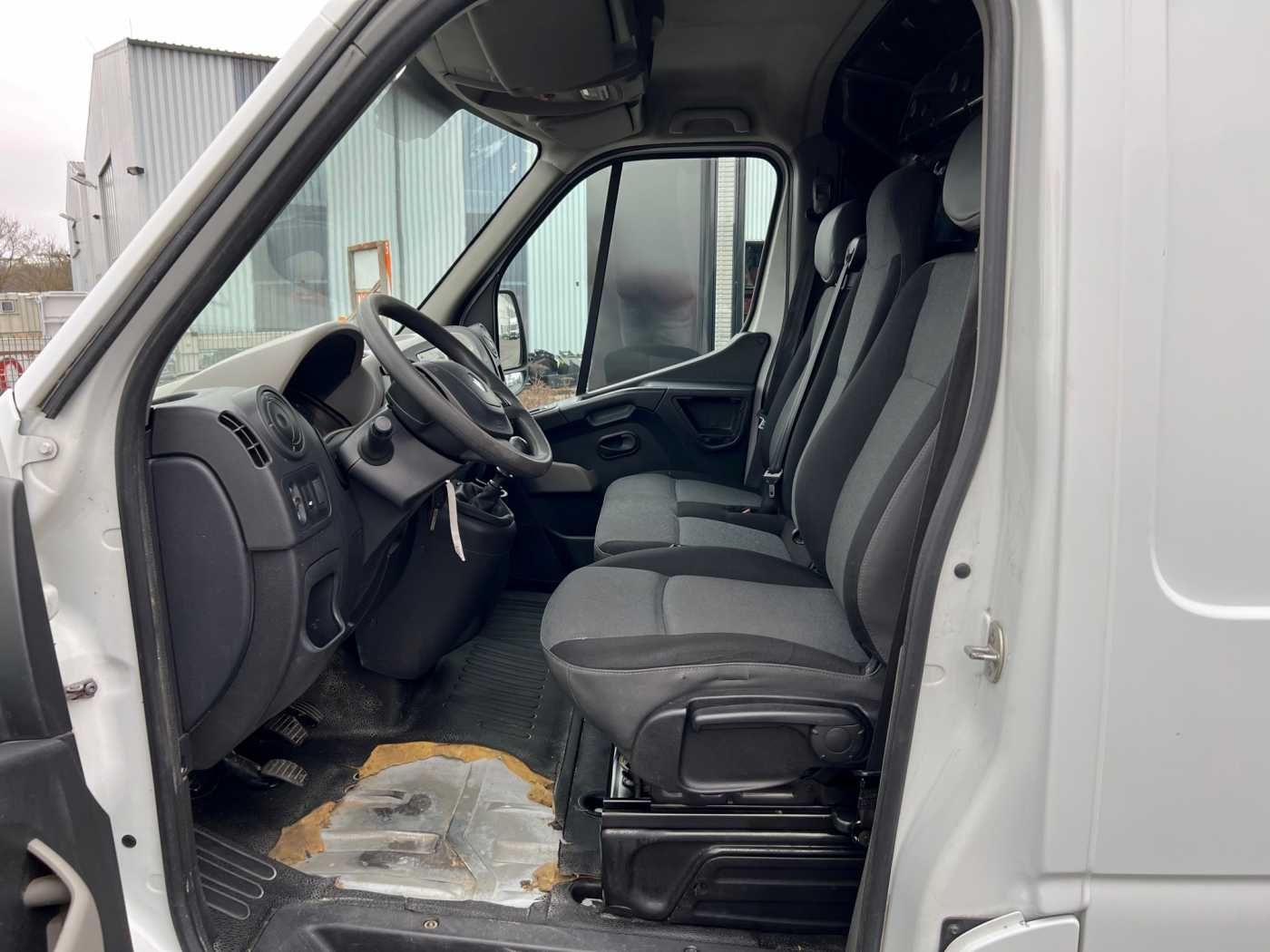 Fahrzeugabbildung Renault Master 2.3 dCi / France Elevateur 121FCC, 12,5m