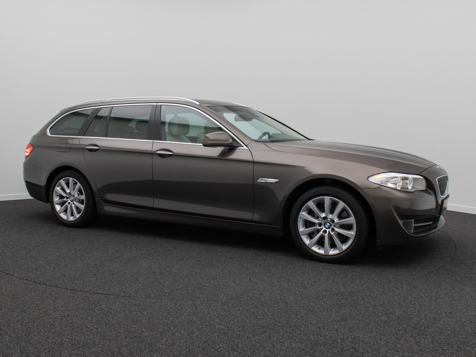 Fahrzeugabbildung BMW 525d Memory Bi-Xenon GeschwindigReg NaviPro HiFi