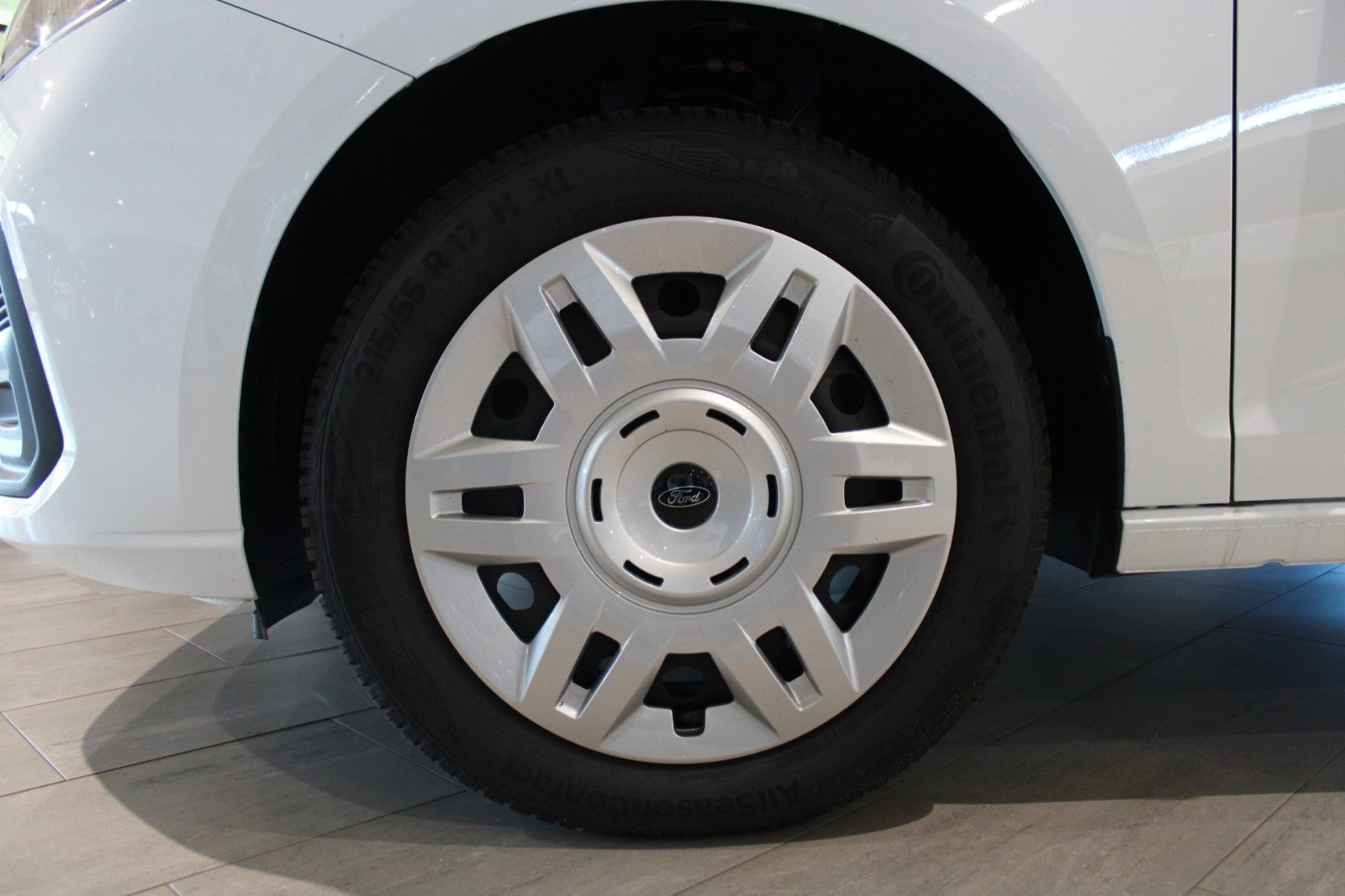 Fahrzeugabbildung Ford Transit Connect TREND L1 AHK NAVI IACC uvm.