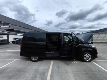 Mercedes V 220 - 12