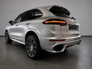 Porsche Cayenne - 5